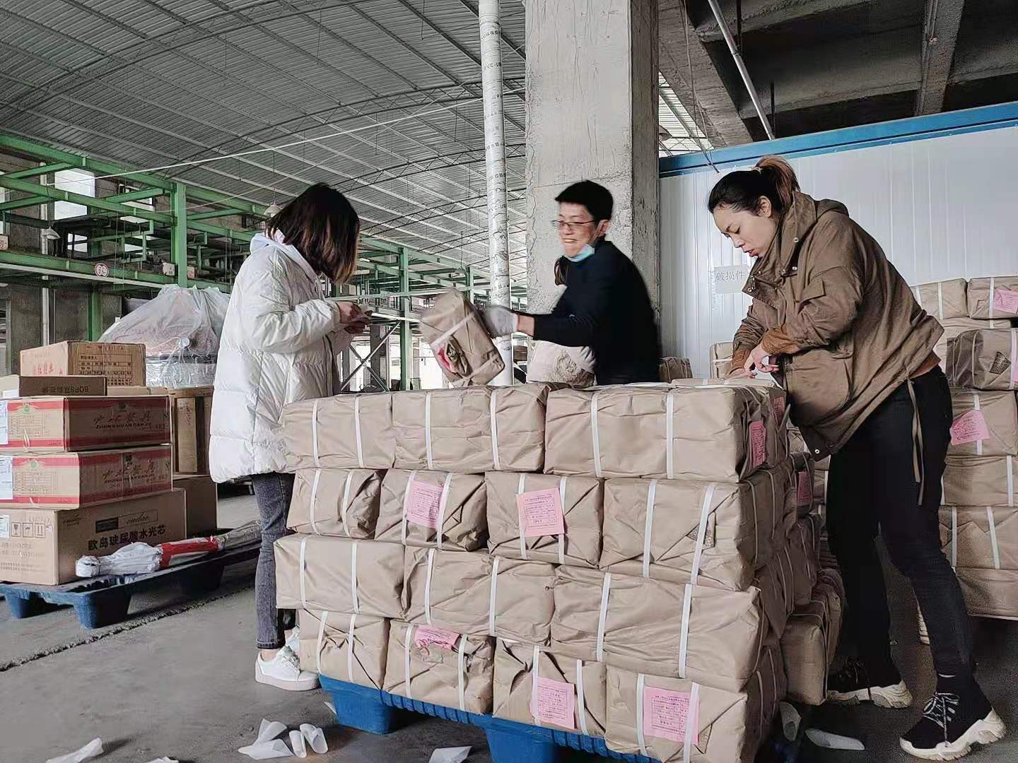 衡水市-团队的力量无穷大。今日达航空货运女汉子